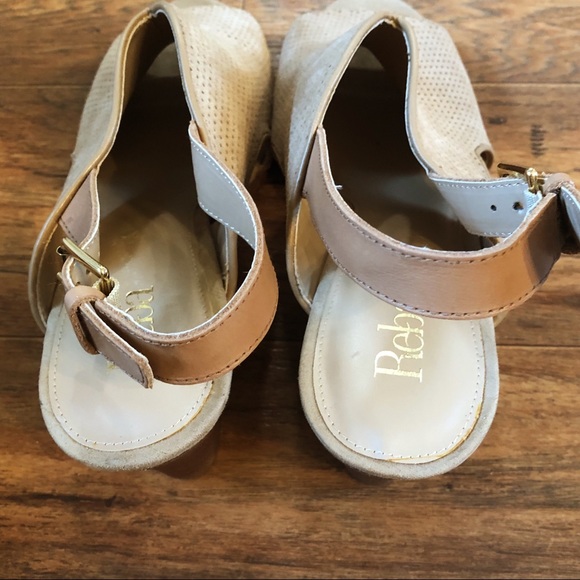 Reba by Reba McEntire Tan Peep Toe Anny Sandals 10 - Picture 5 of 15